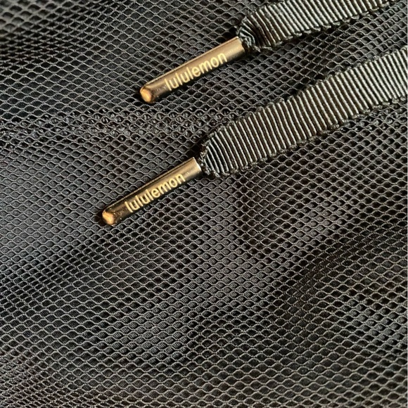 Lululemon Modern Netted Overlay Jogger in Black - Picture 6 of 16